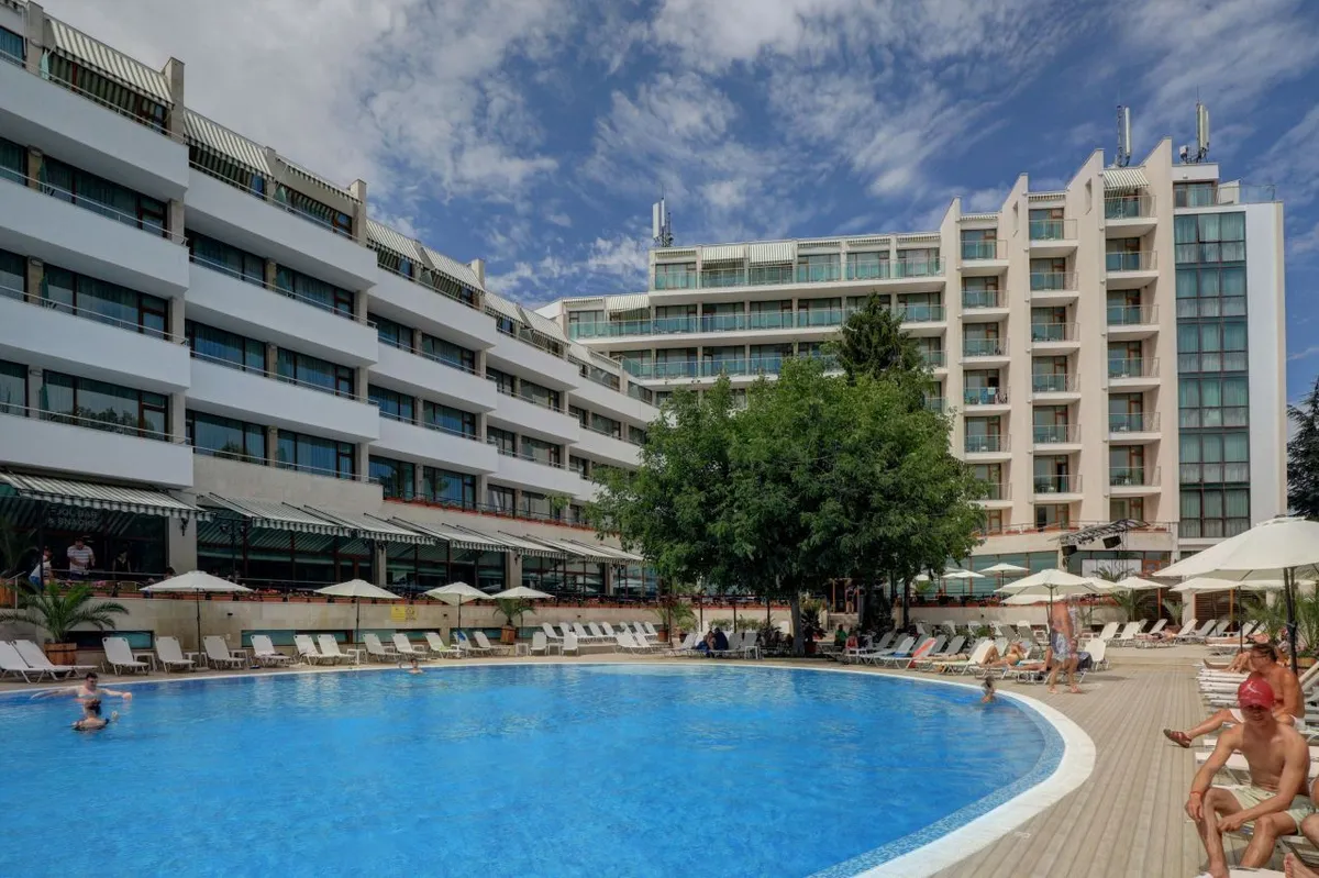 Outdoor Pool 3
