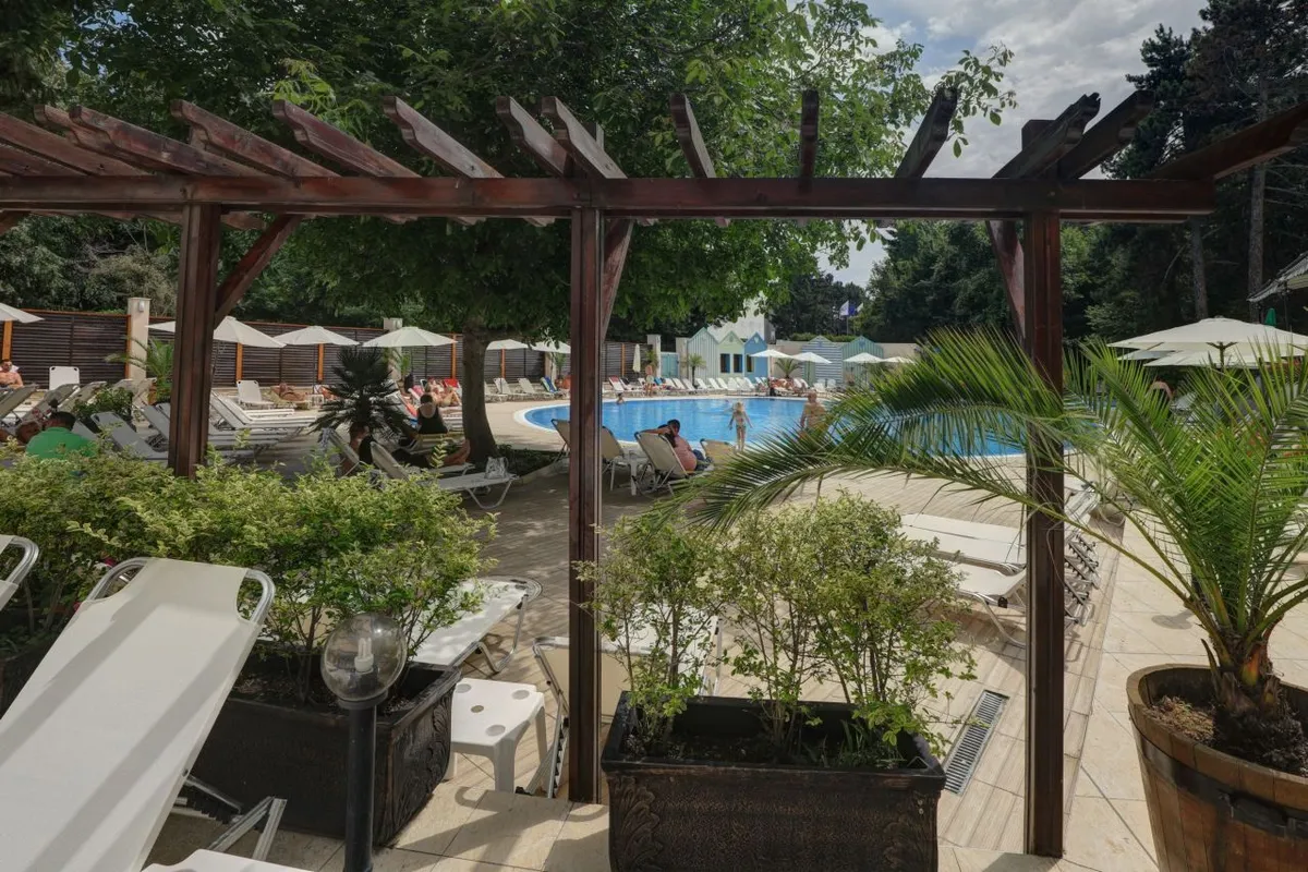 Outdoor Pool 4